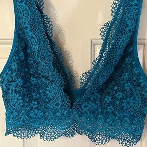 Victoria’s Secret bralette NWT no longer available, very pretty dark teal size M